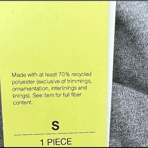 All In Motion New High Rise Capri Leggings S - Picture 11 of 13